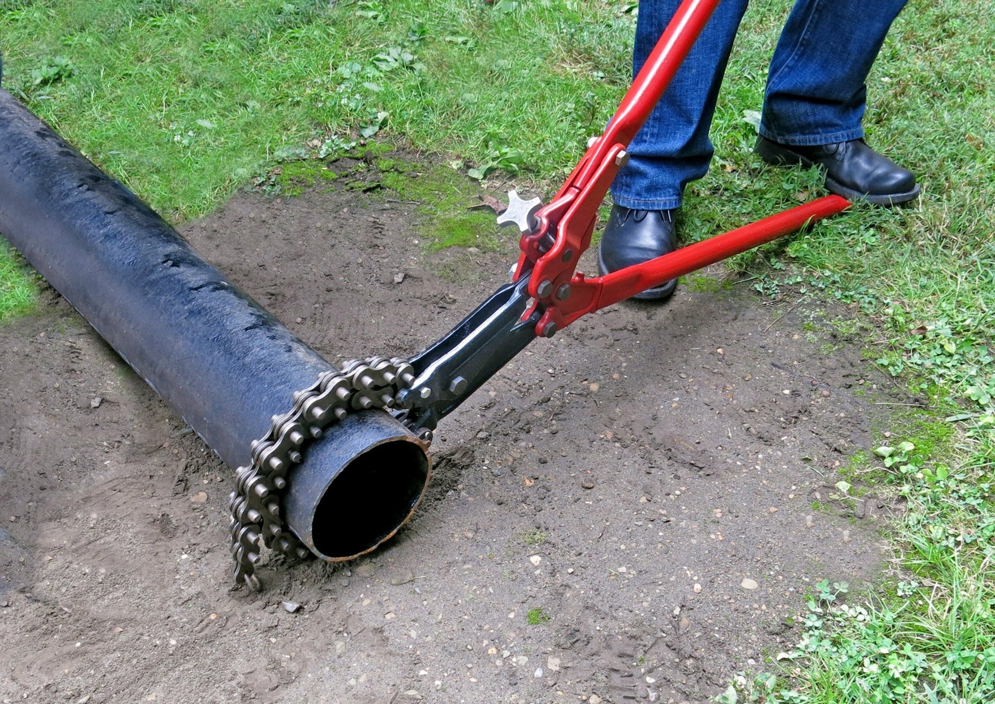 REED Snap Cutter With 10" Chain Heavy-Duty Shell Cutter for Plastic and PVC Pipe - Bayou Tool